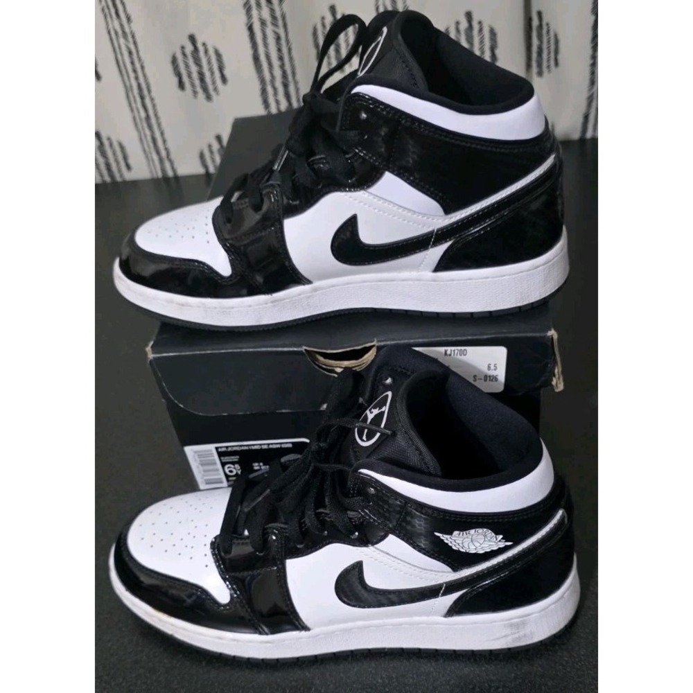 Nike Air Jordan 1 Carbon Fiber 6.5Y Mid All Star 2021 DD1649-001 Black & White
